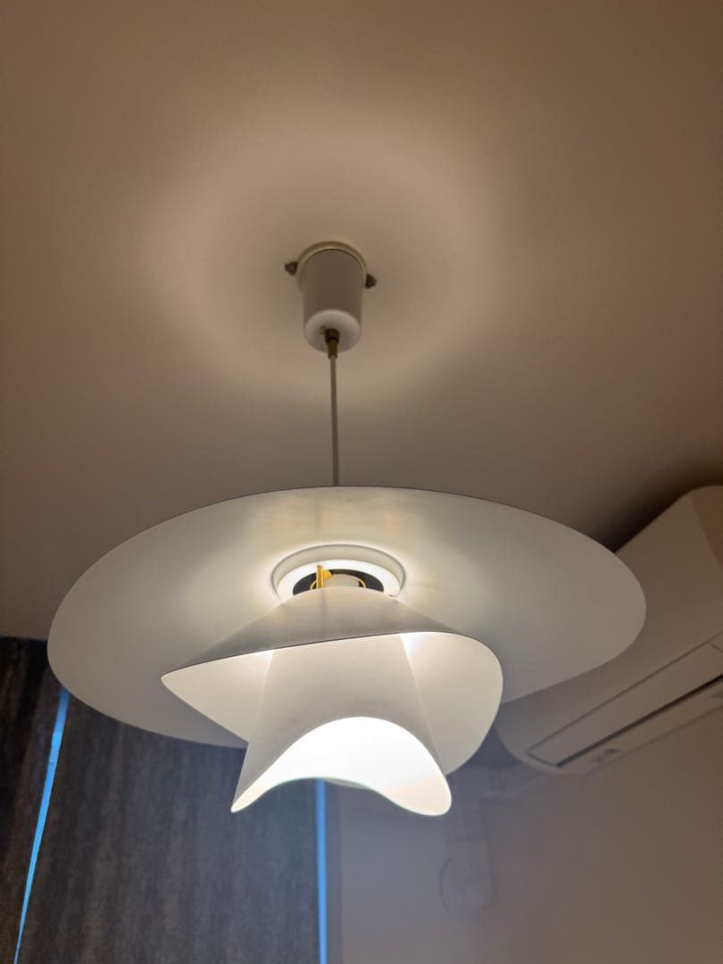 ホワイトペンダントライト モダンデザイン