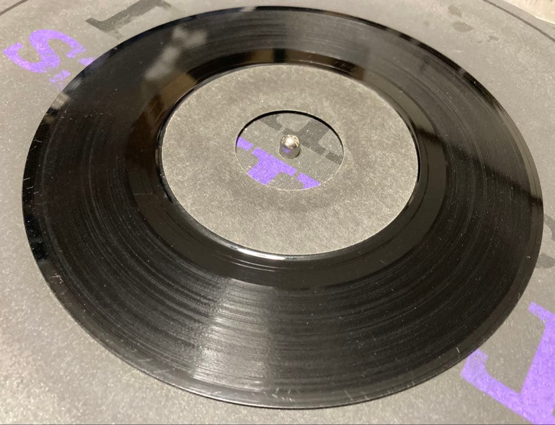 【JDI】Make Yourself Comfortable /Hot Nosh