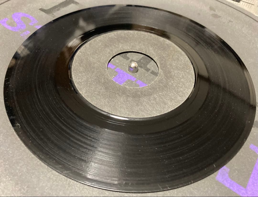 【JDI】Make Yourself Comfortable /Hot Nosh