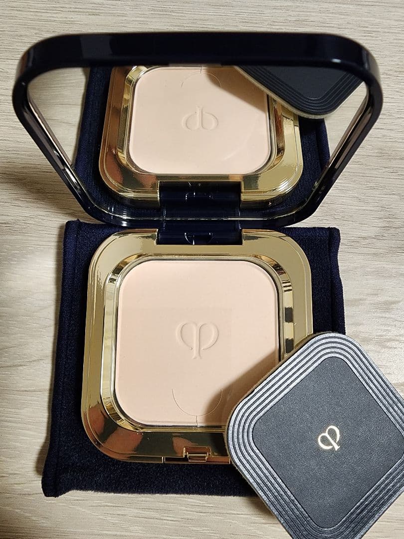 クレ・ド・ポー ボーテ プードルコンパクトエサンシエルn フェイスパウダー 5g