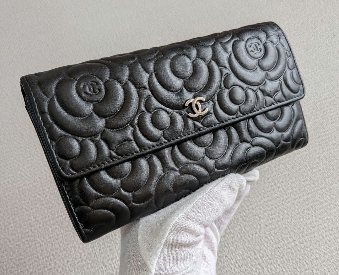 シャネル　フラワーココ型押し長財布　黒　ラムスキン　ショルダー　チェーン