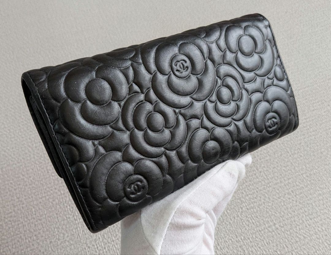 シャネル　フラワーココ型押し長財布　黒　ラムスキン　ショルダー　チェーン
