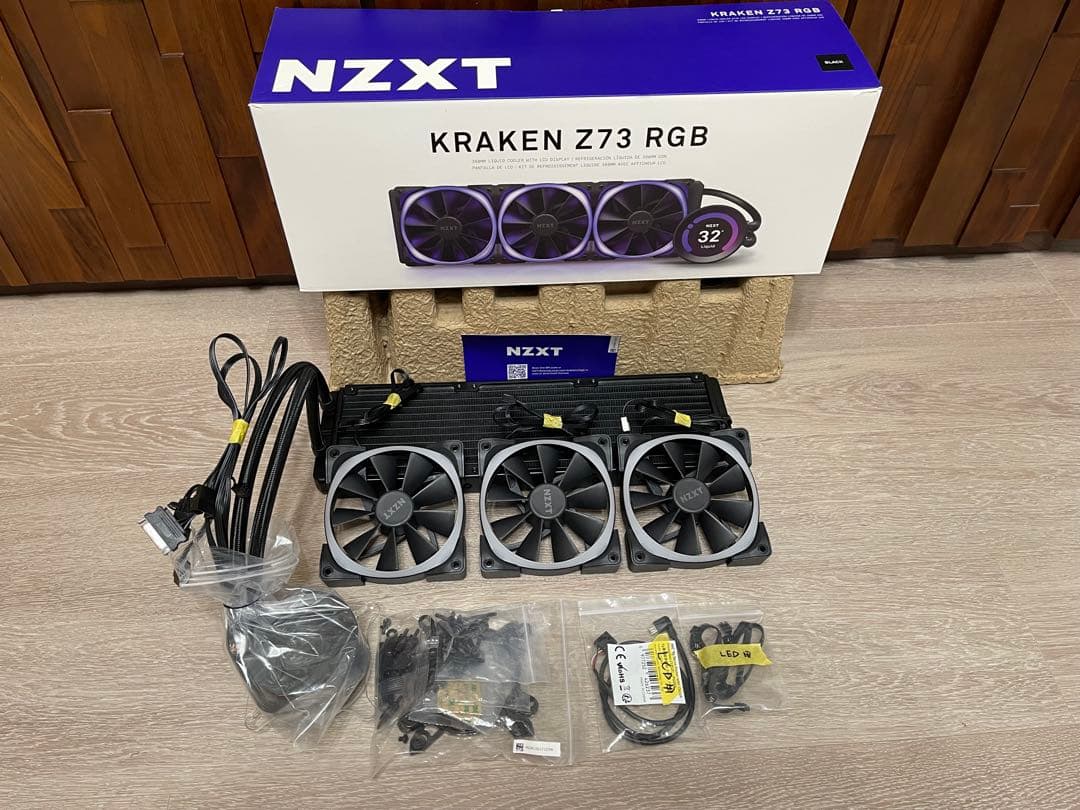 NZXT Kraken Z73 RGB 360mm 簡易水冷 (液晶モニタ付き)