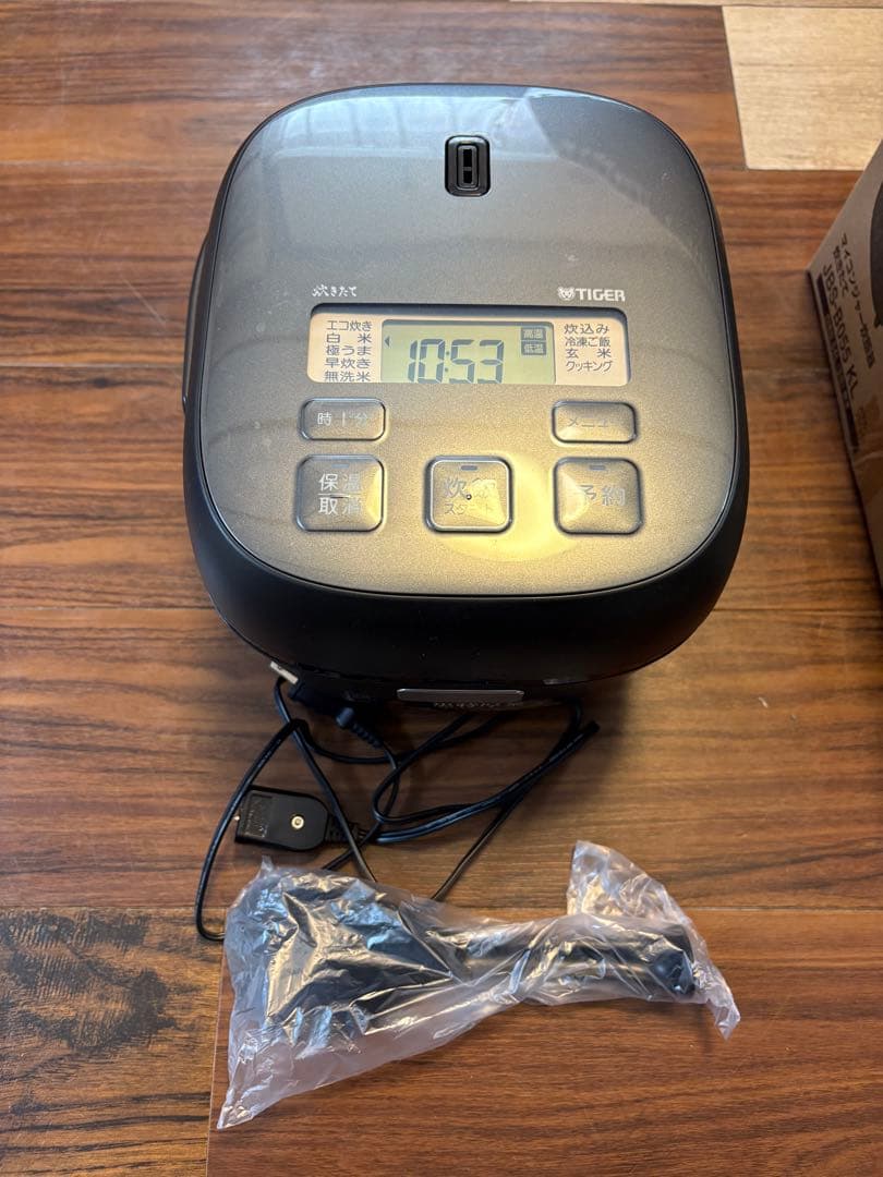 タイガー魔法瓶(TIGER) 炊飯器 3合 一人暮らし