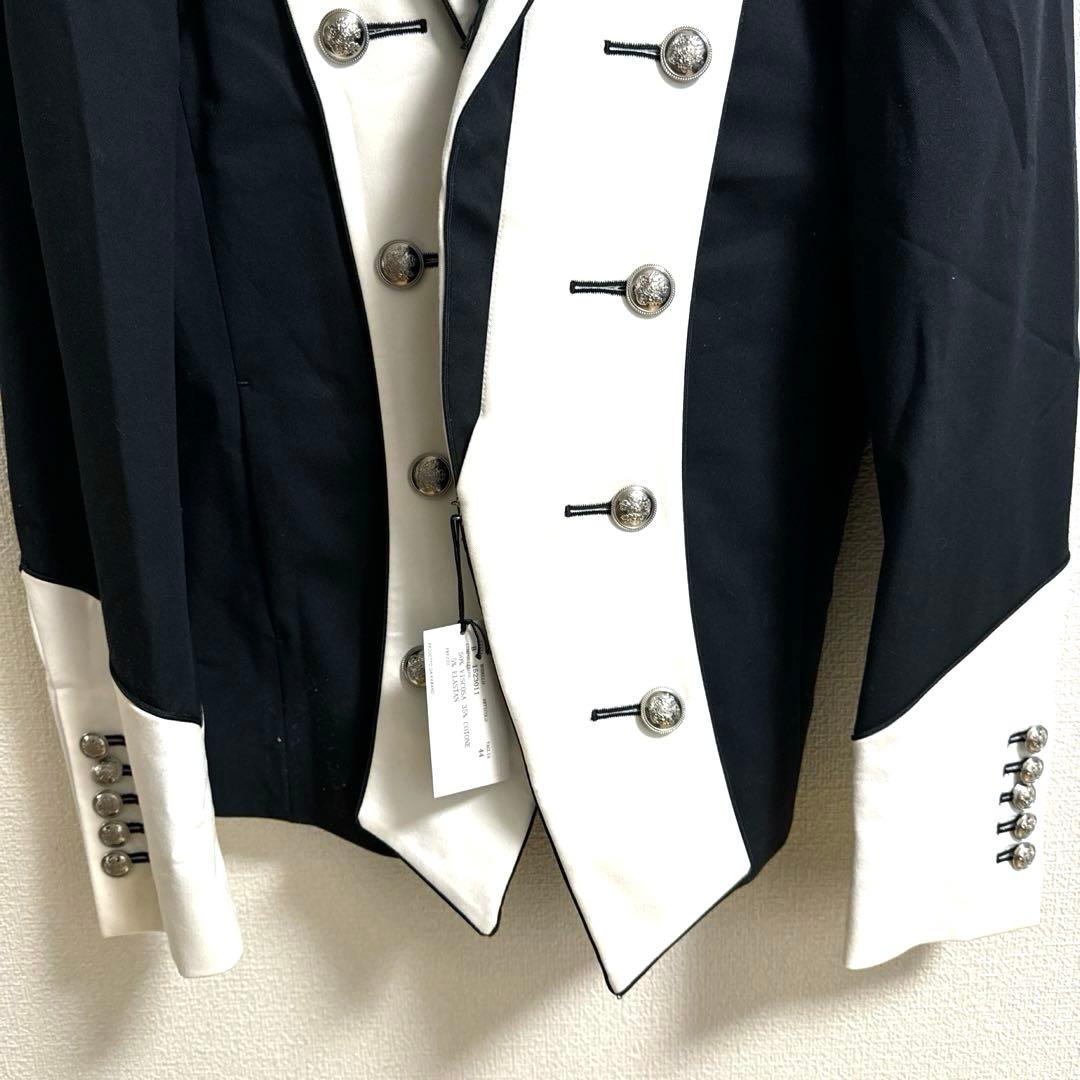 タグ付き ソスタヌート テーラードジャケット モノトーン シルバーボタン