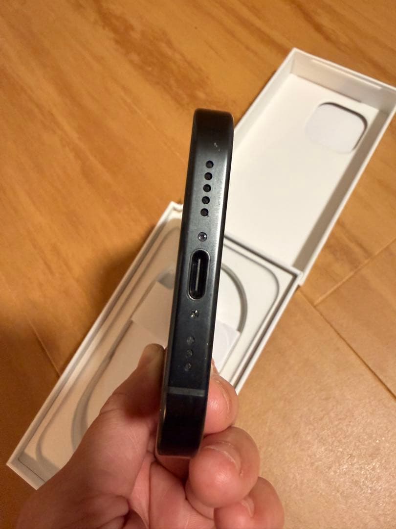 iPhone 16 Pro ブラックチタニウム 128GB SIMフリー