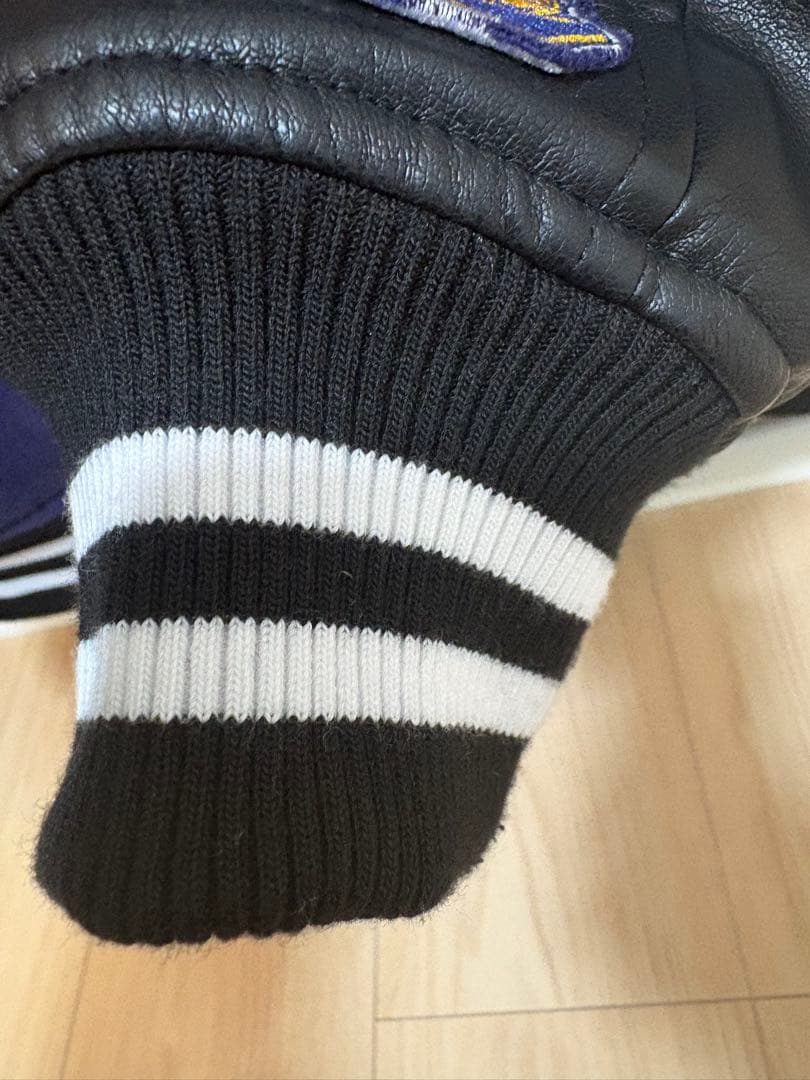 ロサンゼルスレイカーズ　スタジアムジャケット