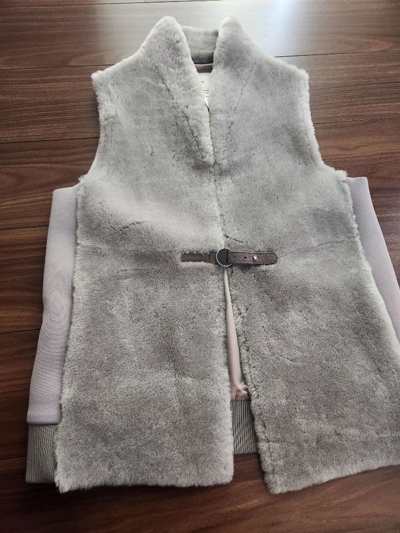 sov.ムートンベスト ベルト付き