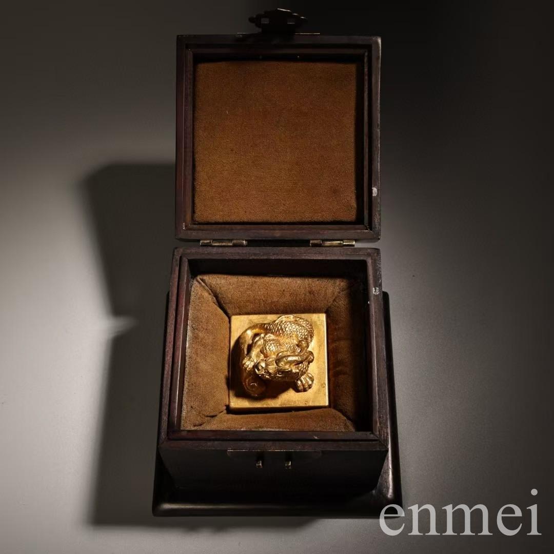 中国古美術・旧蔵鏨刻鎏金の神龍印鑑・純銅製・高浮彫り・置物・書道具・文房具・風水