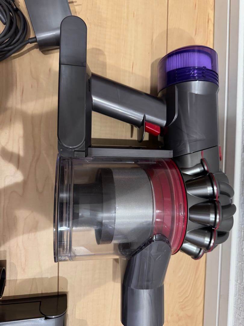 *美品*dyson ダイソン V8 SLIM SV10Kコードレス掃除機