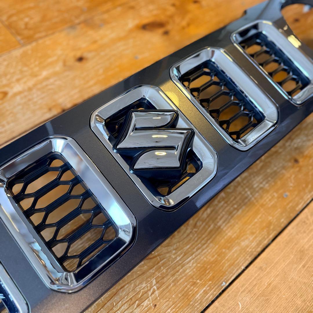 ジムニーノマド（JC74W）フロントグリル / 新車外し