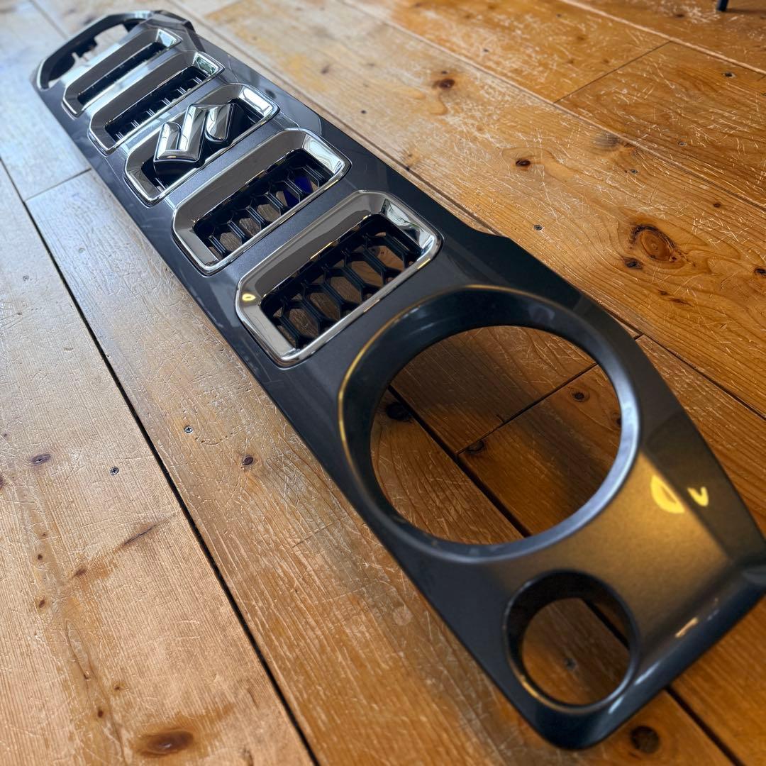 ジムニーノマド（JC74W）フロントグリル / 新車外し