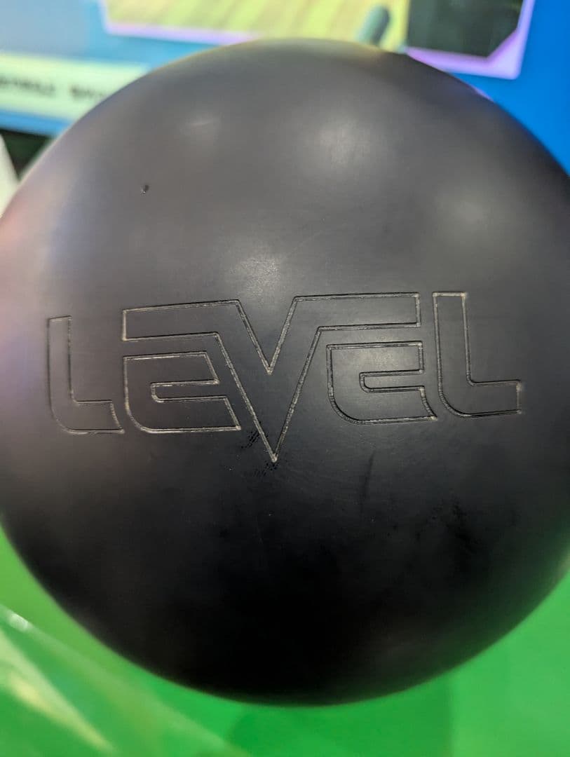 LEVEL　14ポンド　サムレス　 STORM ボウリングボール USBC認証