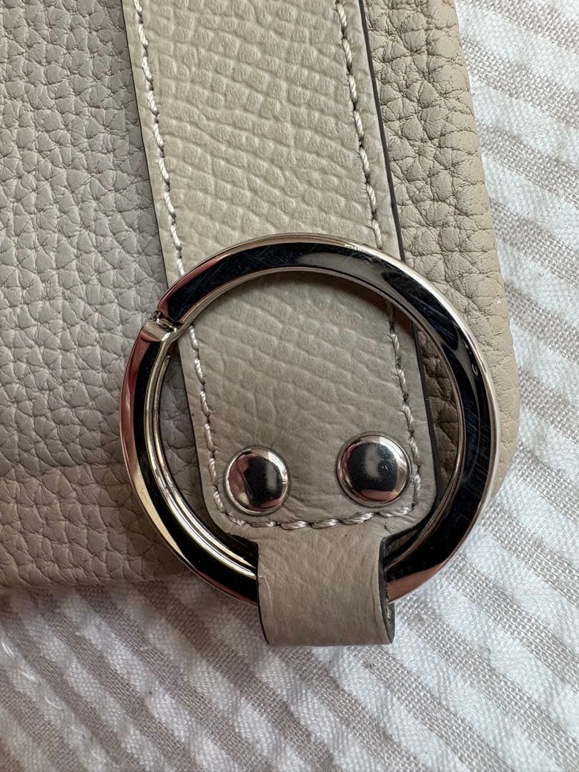 ボナベンチュラ　iPhone16ケース　グレージュ