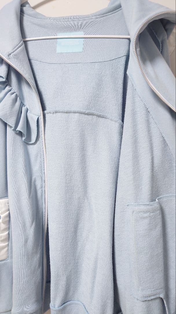 【試着のみ】 satoi フリルハイネックパーカー ライトブルー