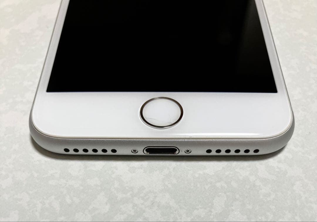 Apple iPhone 8 64GB シルバー【iFaceカバー付き】