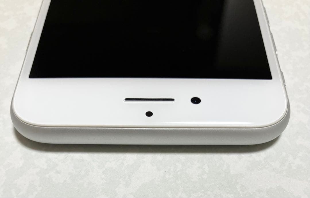 Apple iPhone 8 64GB シルバー【iFaceカバー付き】