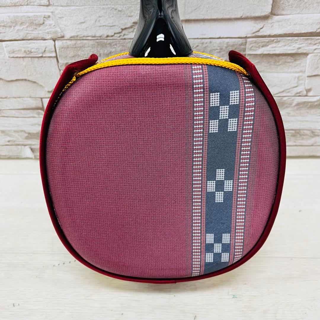 美品 沖縄 三線 オシャレ デザイン張り 布張り？ 人工皮？