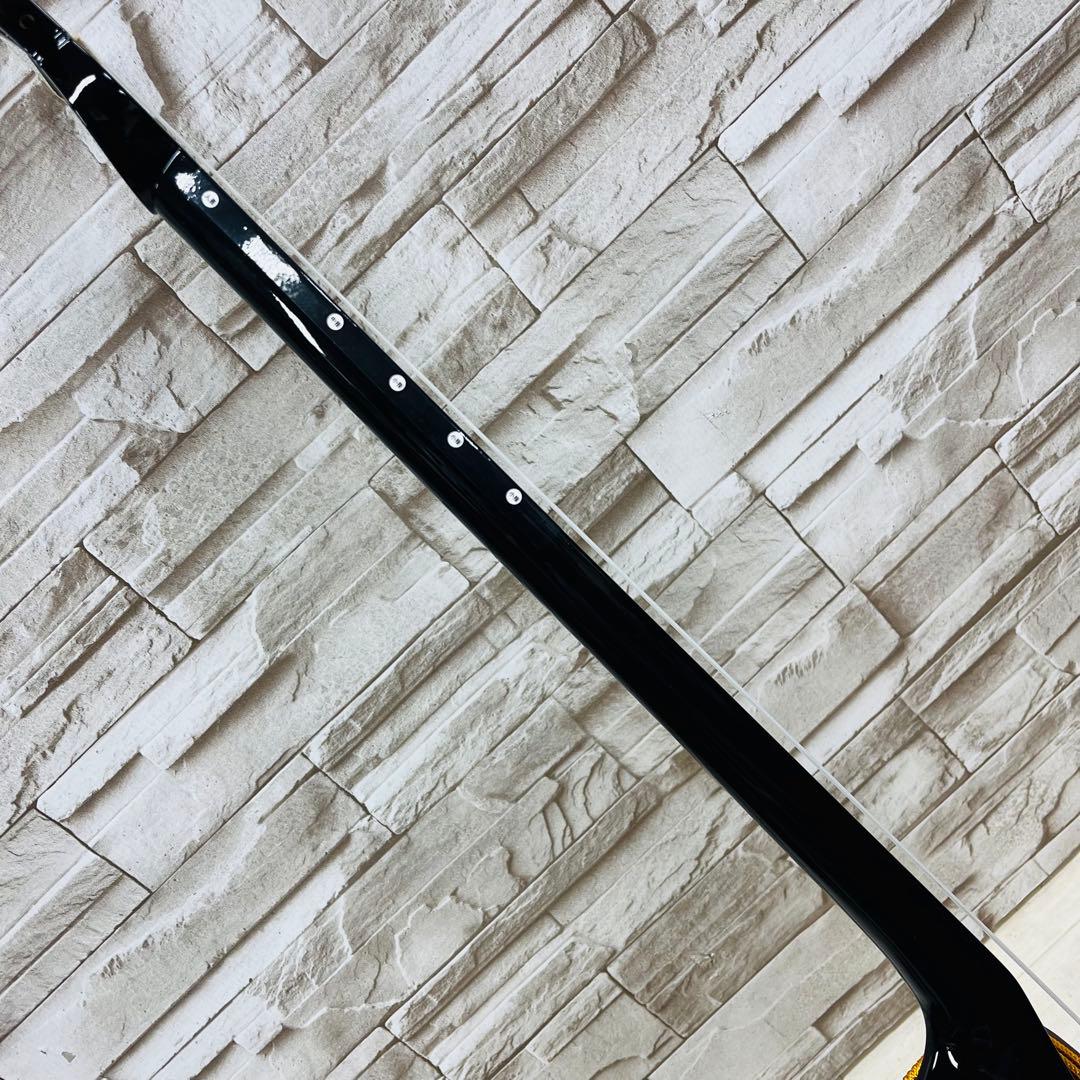 美品 沖縄 三線 オシャレ デザイン張り 布張り？ 人工皮？