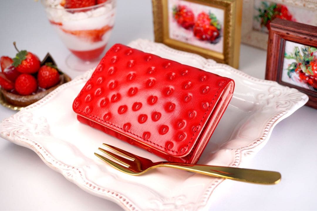 いちごなビジネス名刺入れ（牛革製）