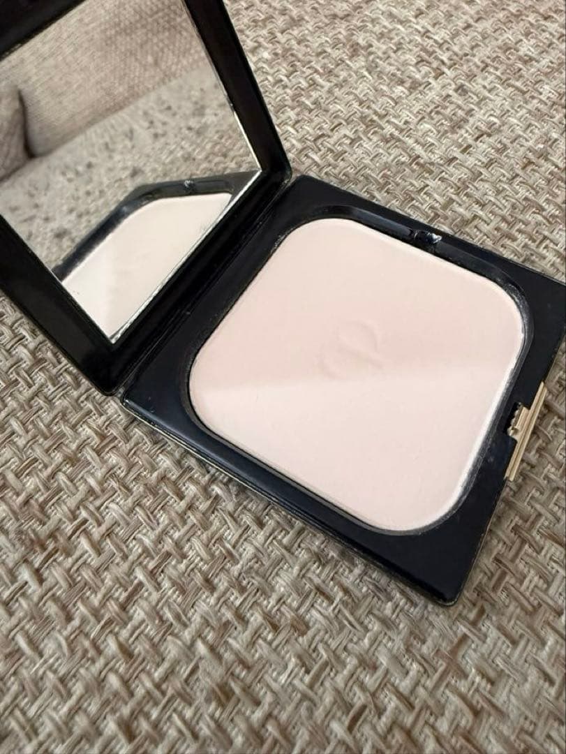 クレ・ド・ポー ボーテ プードルコンパクトエサンシエルｎ（エレガントスリム）