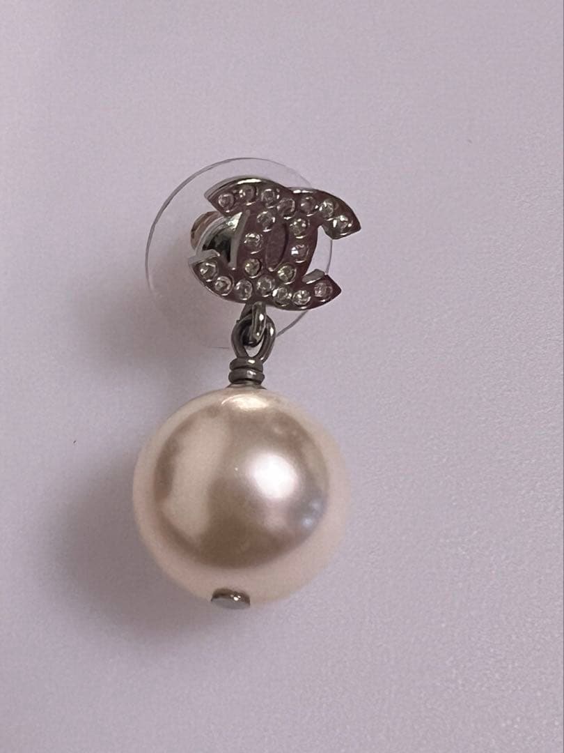 美品　A23V 片耳　パール　ピアス　CHANEL