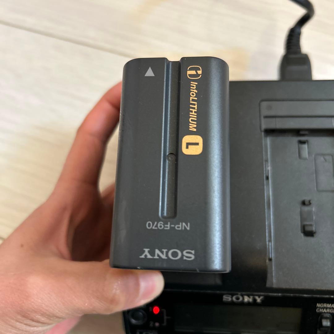 SONY AC-VQ1051D NP-F970充電器と2点セット