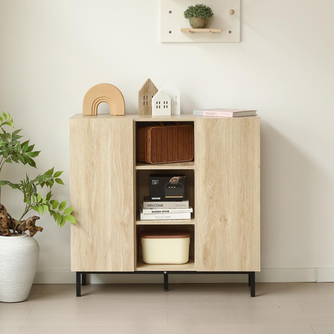 【新品】扉付きサイドボード 木目調 コード穴付 おしゃれ収納