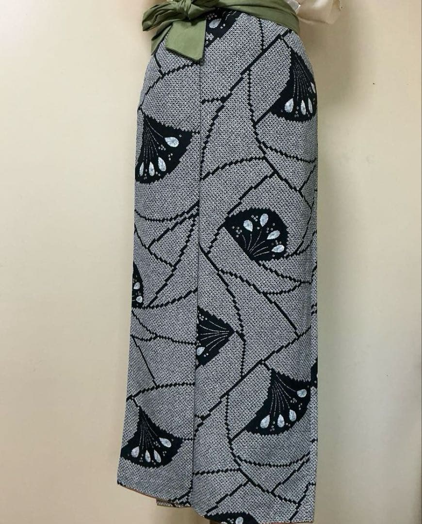 蝶模様絞り柄の小紋着物から　二部式お着物