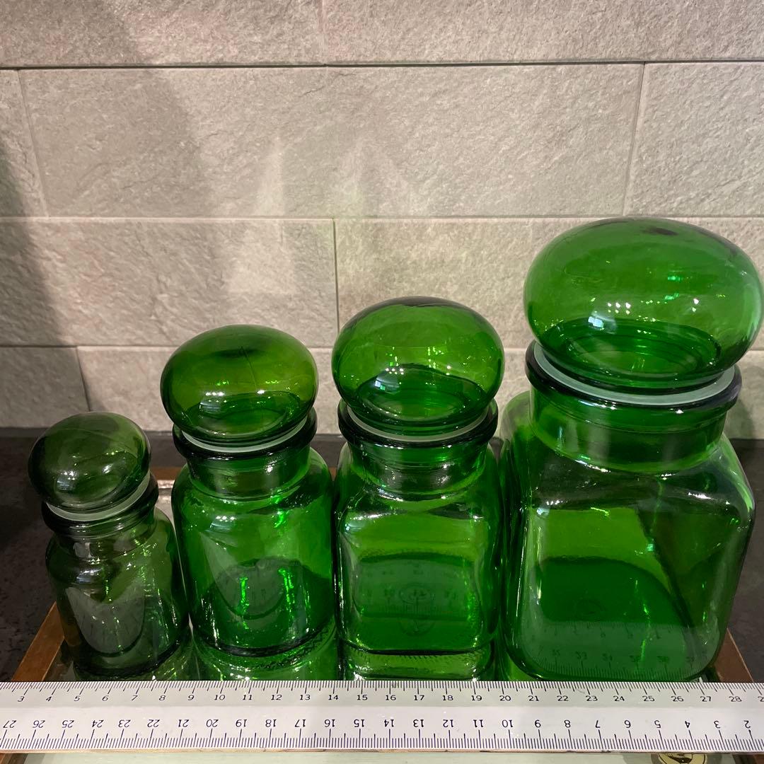蓋付きベルギー製エメラルドグリーン ガラス瓶4個