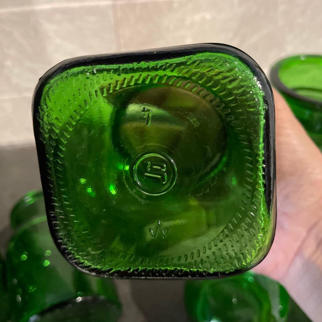 蓋付きベルギー製エメラルドグリーン ガラス瓶4個