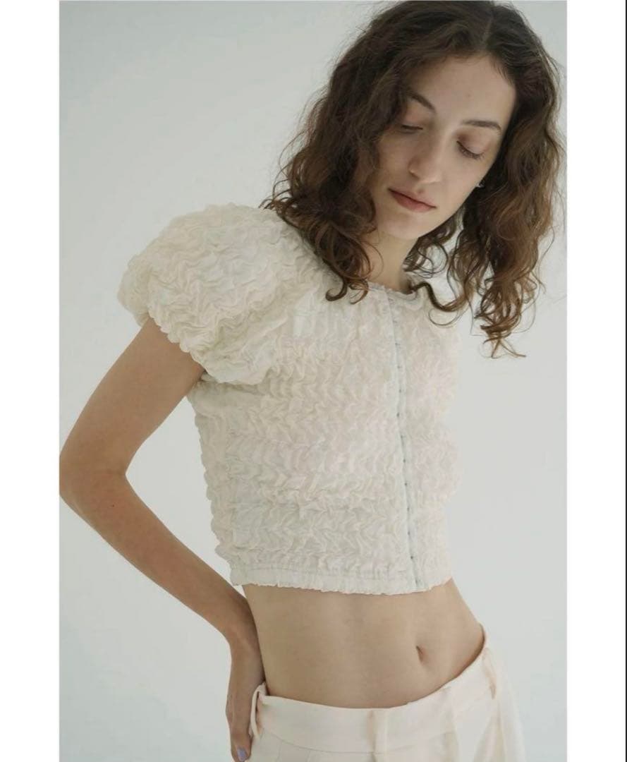 CLANE SHIRRING PUFF TOPS アイボリー