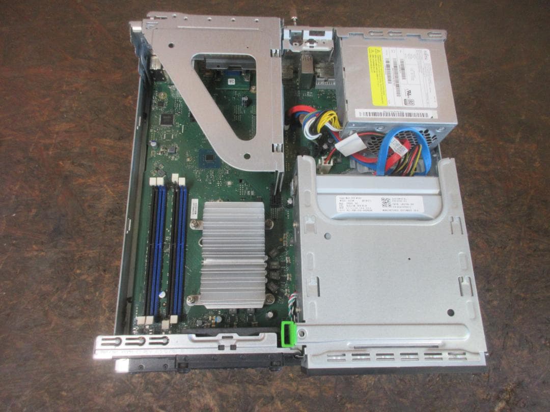 11送料込 富士通 ESPRIMO D588/TX i7 8th Genジャンク