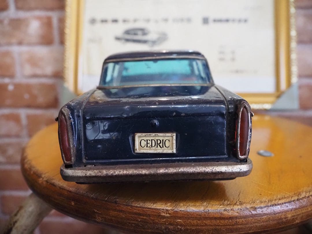 昭和レトロ　イチコー　ブリキ　日産セドリック・カスタム　縦目4灯　初期　おまけ