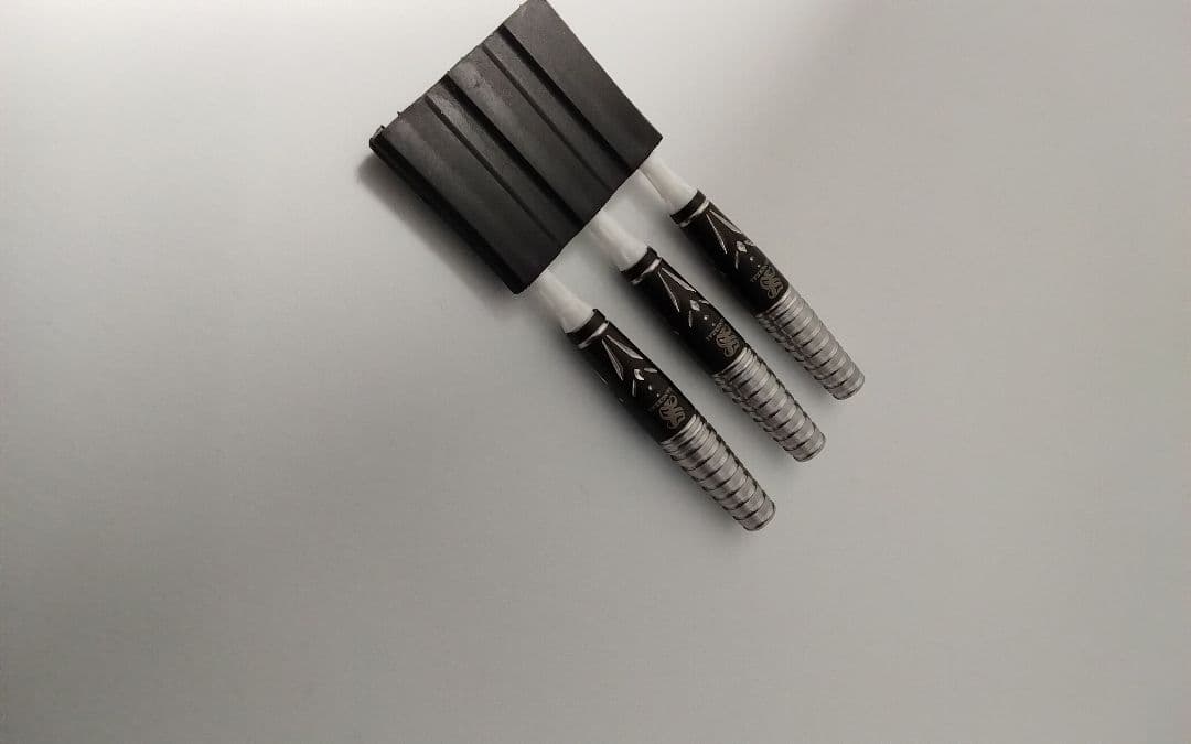 こ*め様 サングリアル!坂口優希恵!極美品!新品同品!付録未開封!ダーツセット