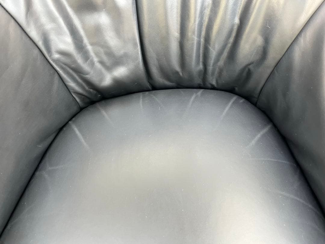 モダンスタイル　ラウンジチェア　① 本革張り　ミッドセンチュリー　シングルソファ