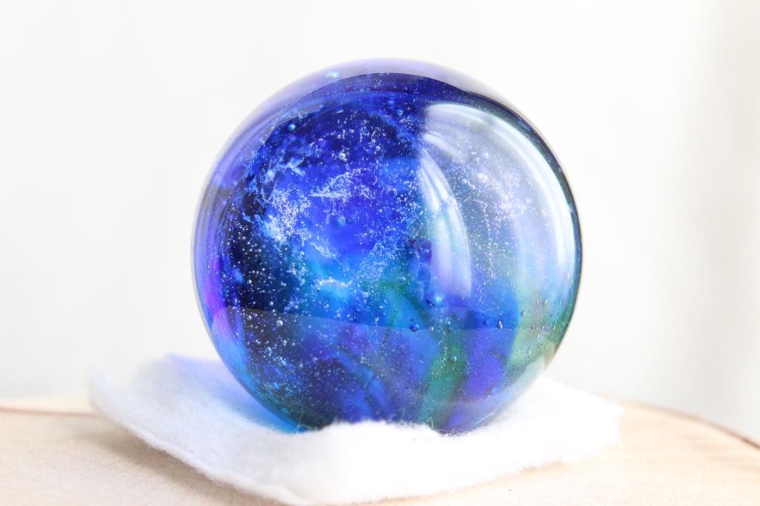 シエラネバダ産アンダラクリスタル　スフィア　マルチカラー（ブルー系）