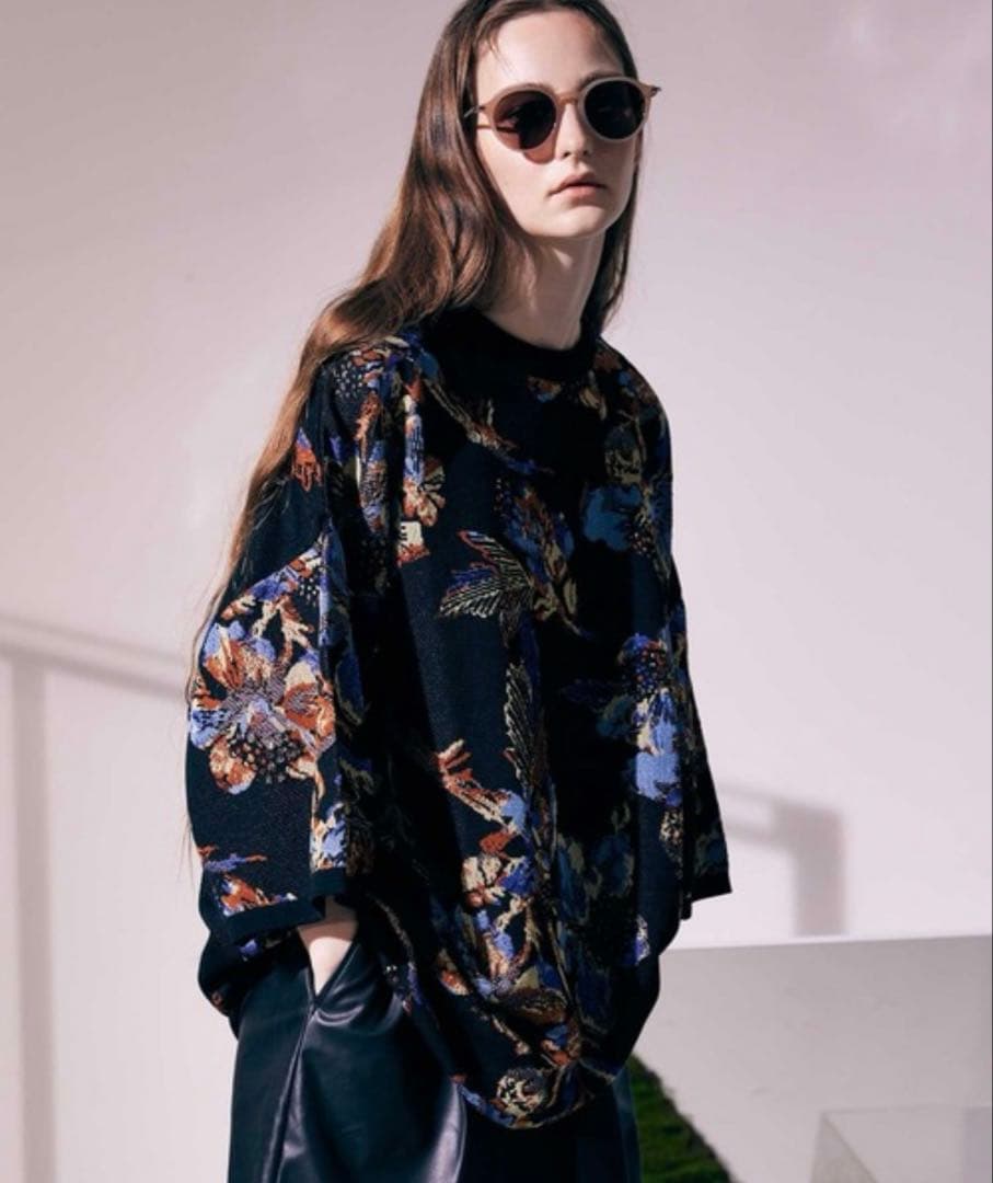 MAISON SPECIALプライムオーバーフラワージャガードクルーネックニット