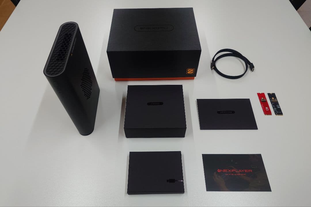 ONEXGPU2 eGPU（AMD Radeon RX 7800M/12GB ）