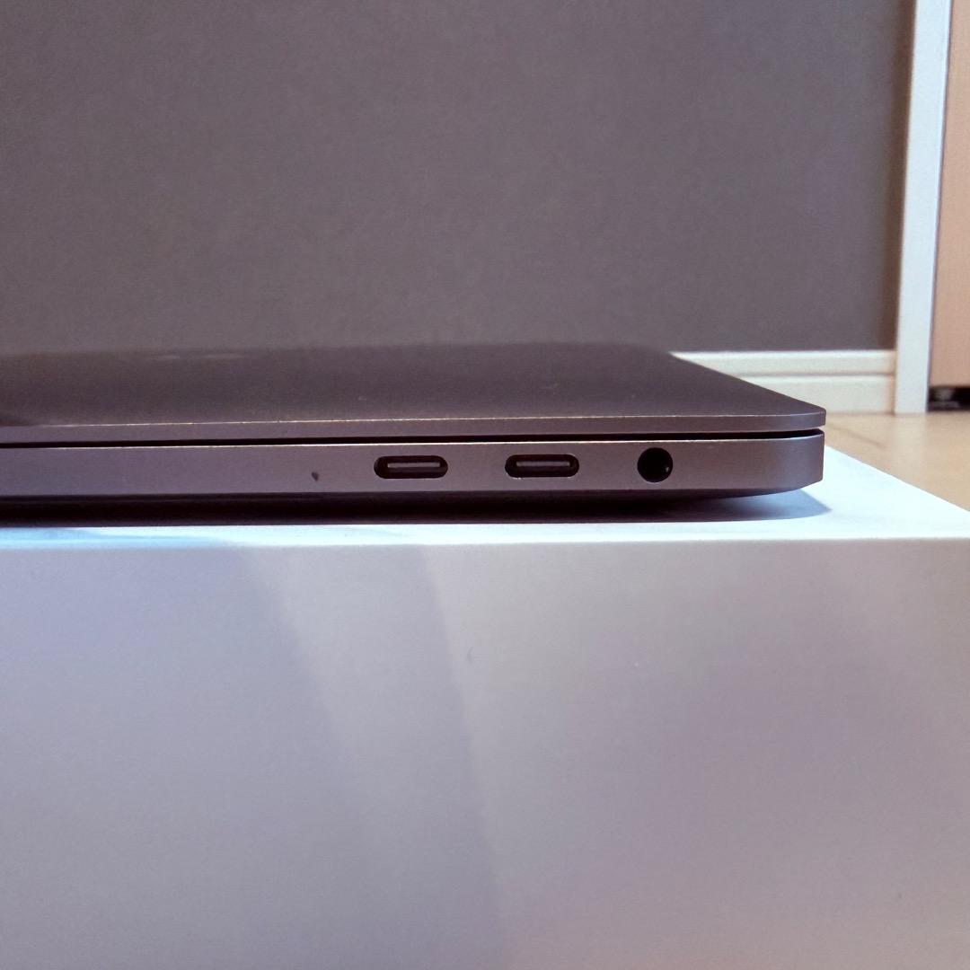 【美品】MacBook Pro i7 32GB 1TB 2018 Radeon