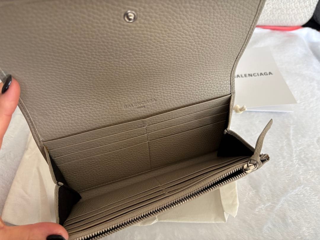 バレンシアガ 長財布