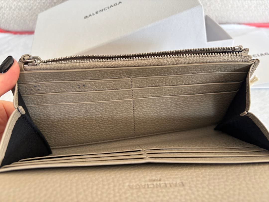 バレンシアガ 長財布