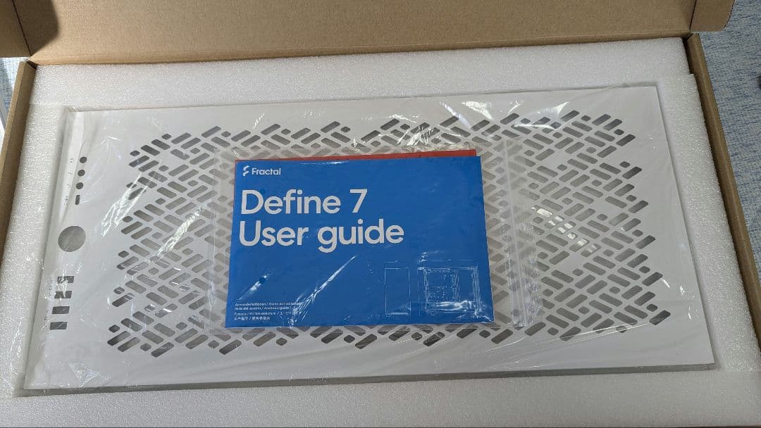 fractal design define 7 white TG 強化ガラス