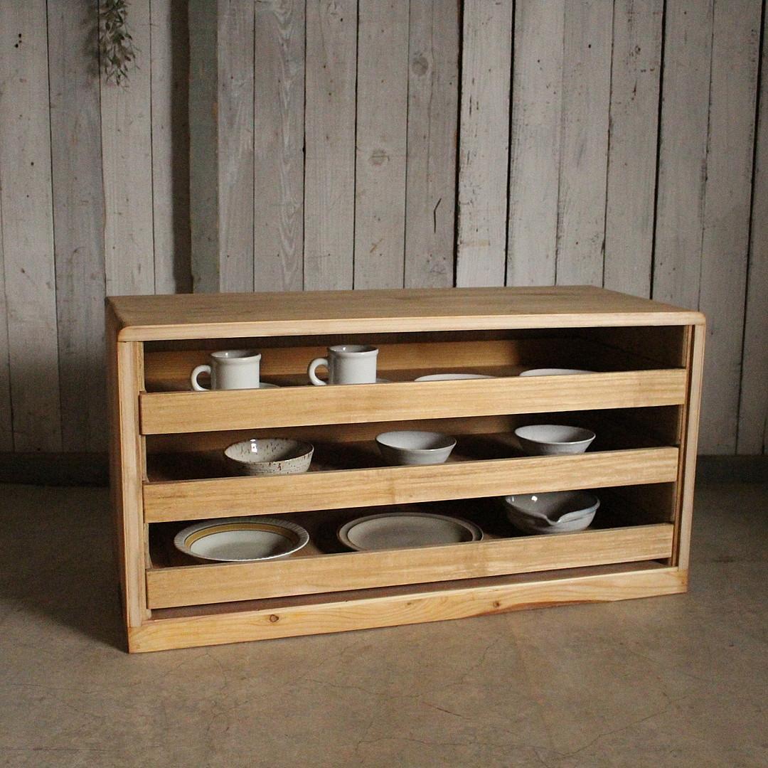 古い木製の引き出し3段　チェスト　タンス