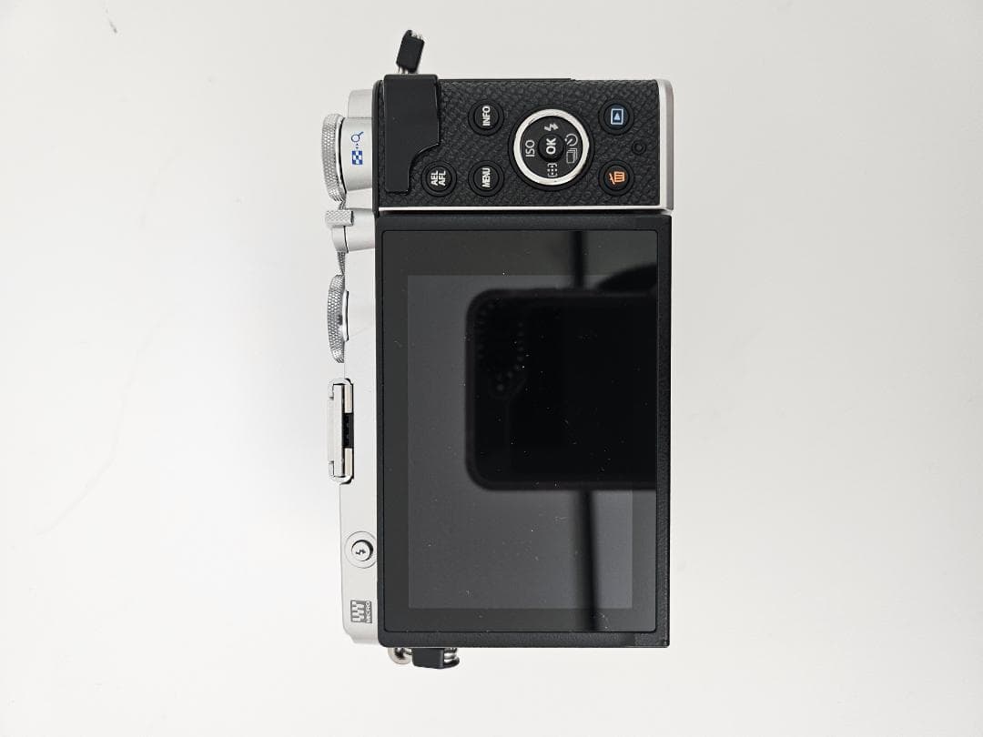 OM SYSTEM/OLYMPUS PEN E-P7 ボディ シルバー