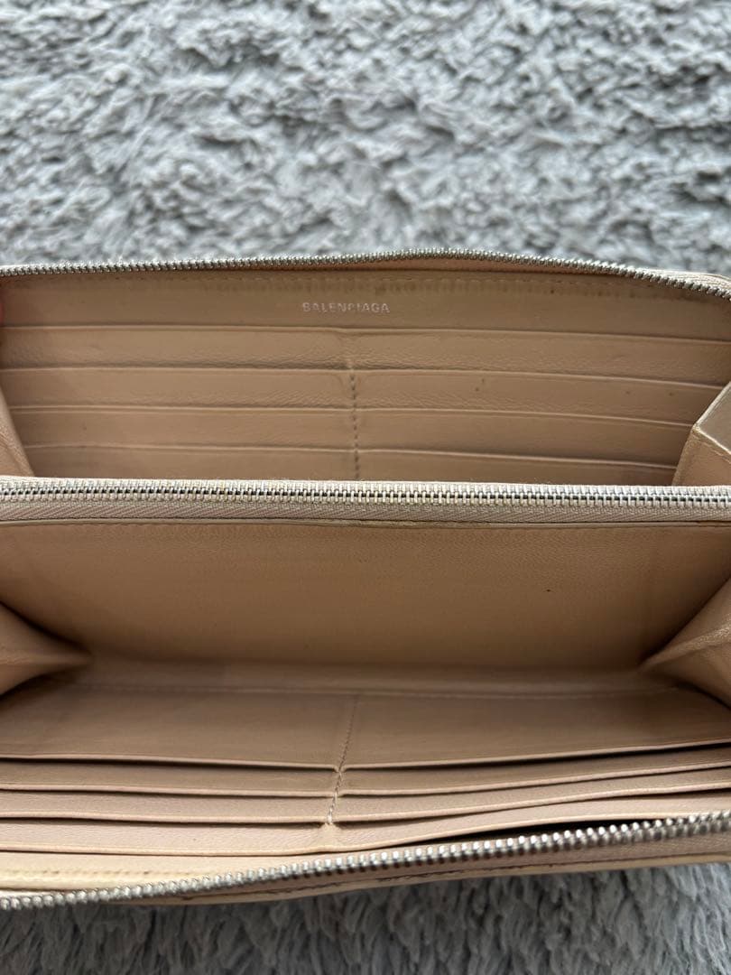 BALENCIAGA ベージュ 長財布 収納袋付き