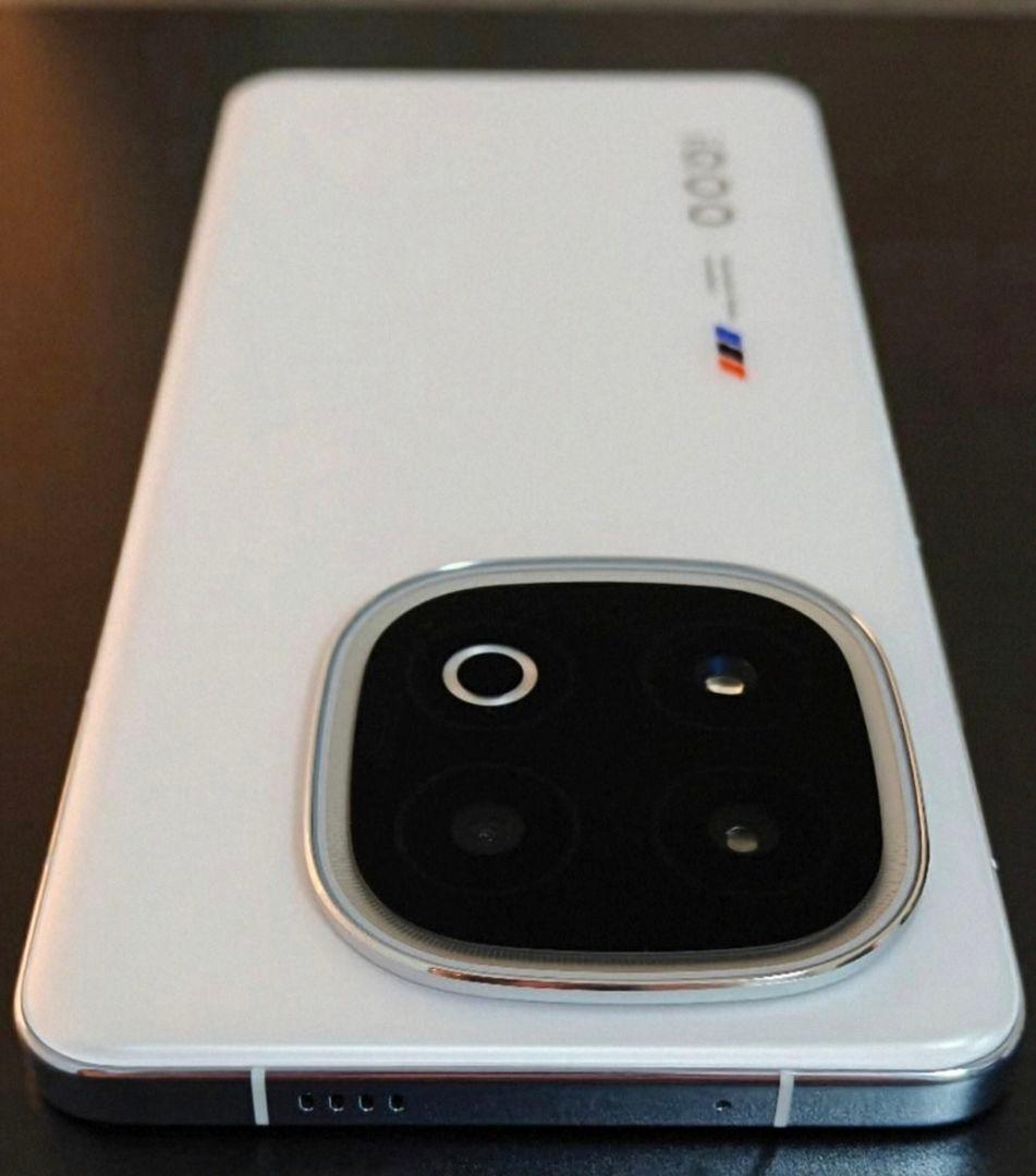 z*7様 Vivo iQOO 13  Edition