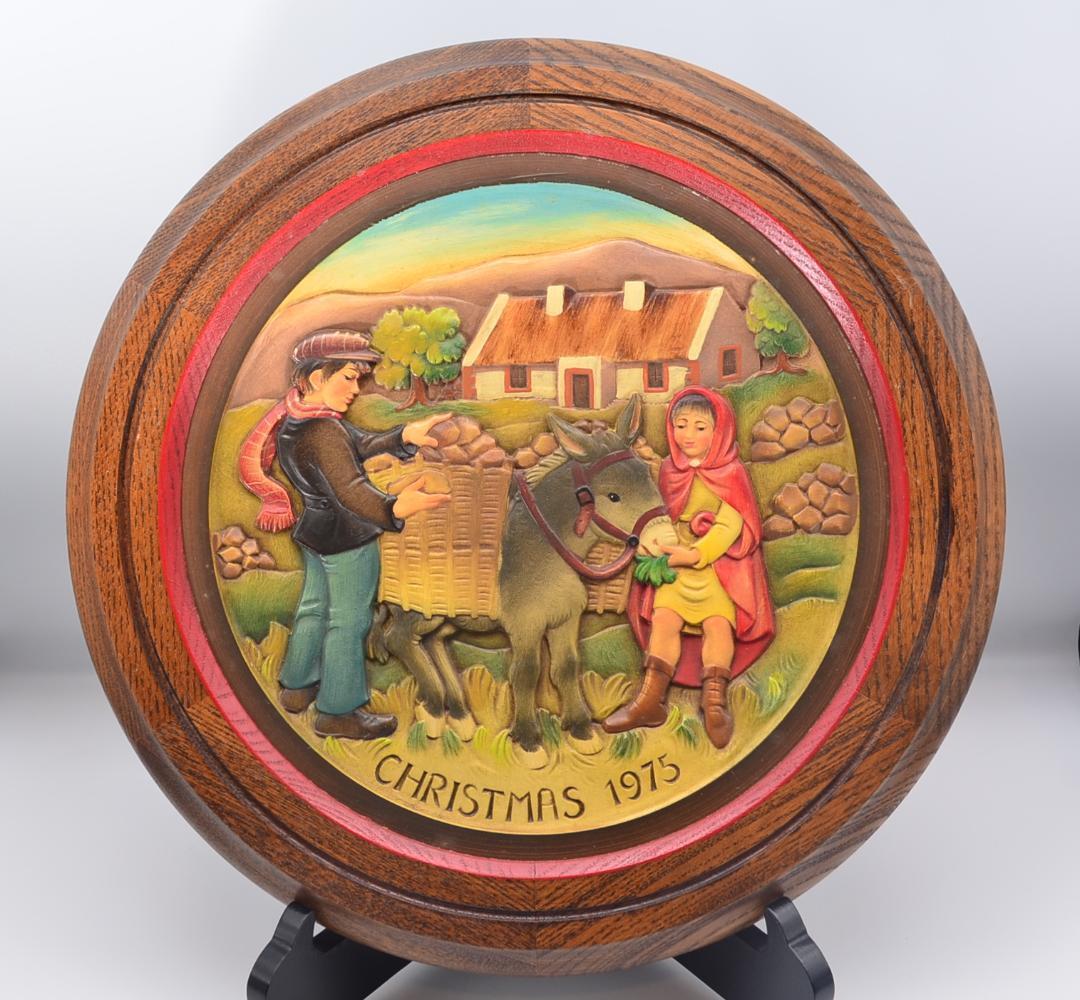 クリスマスプレート　2個セット　アンリ　ANRI　木彫り　壁掛け　ご成約済み