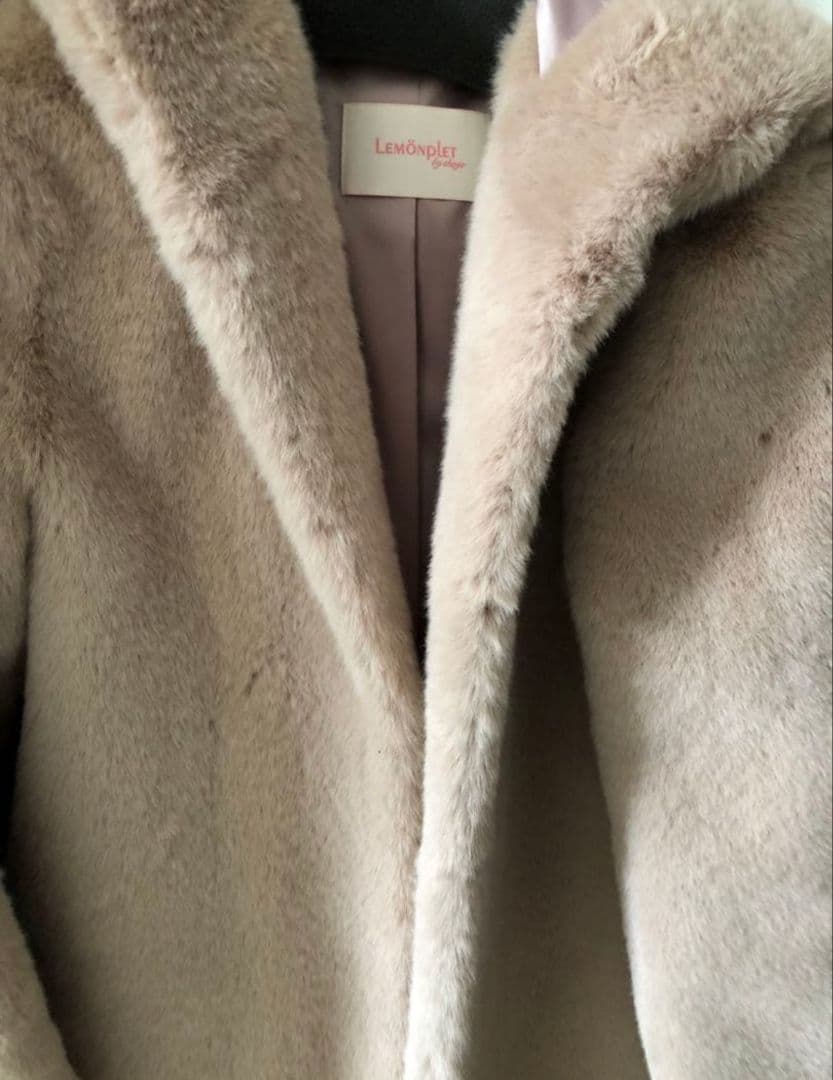 Lemonplet フェイクファーフード付きジャケット ベージュ