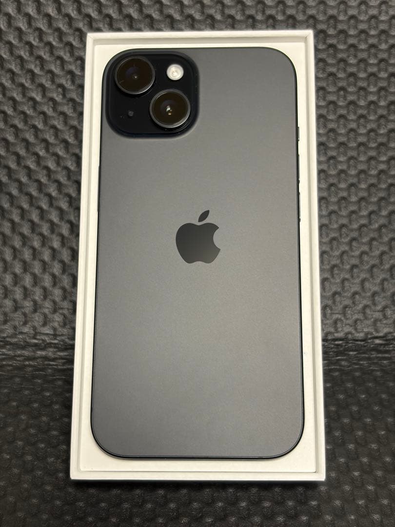 美品 最大容量90% Apple iPhone 15 ブラック 本体 128GB